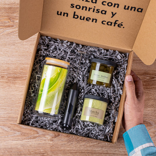 Iced Matcha & Bobbas (perlas de tapioca)